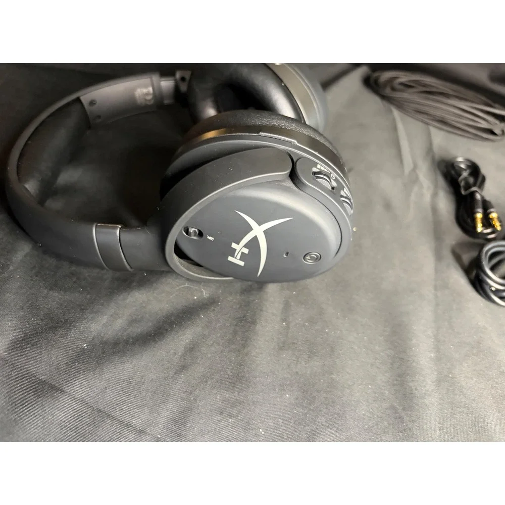 HyperX Cloud Orbit S Gaming Headset Box Accessories Parts Not Charging